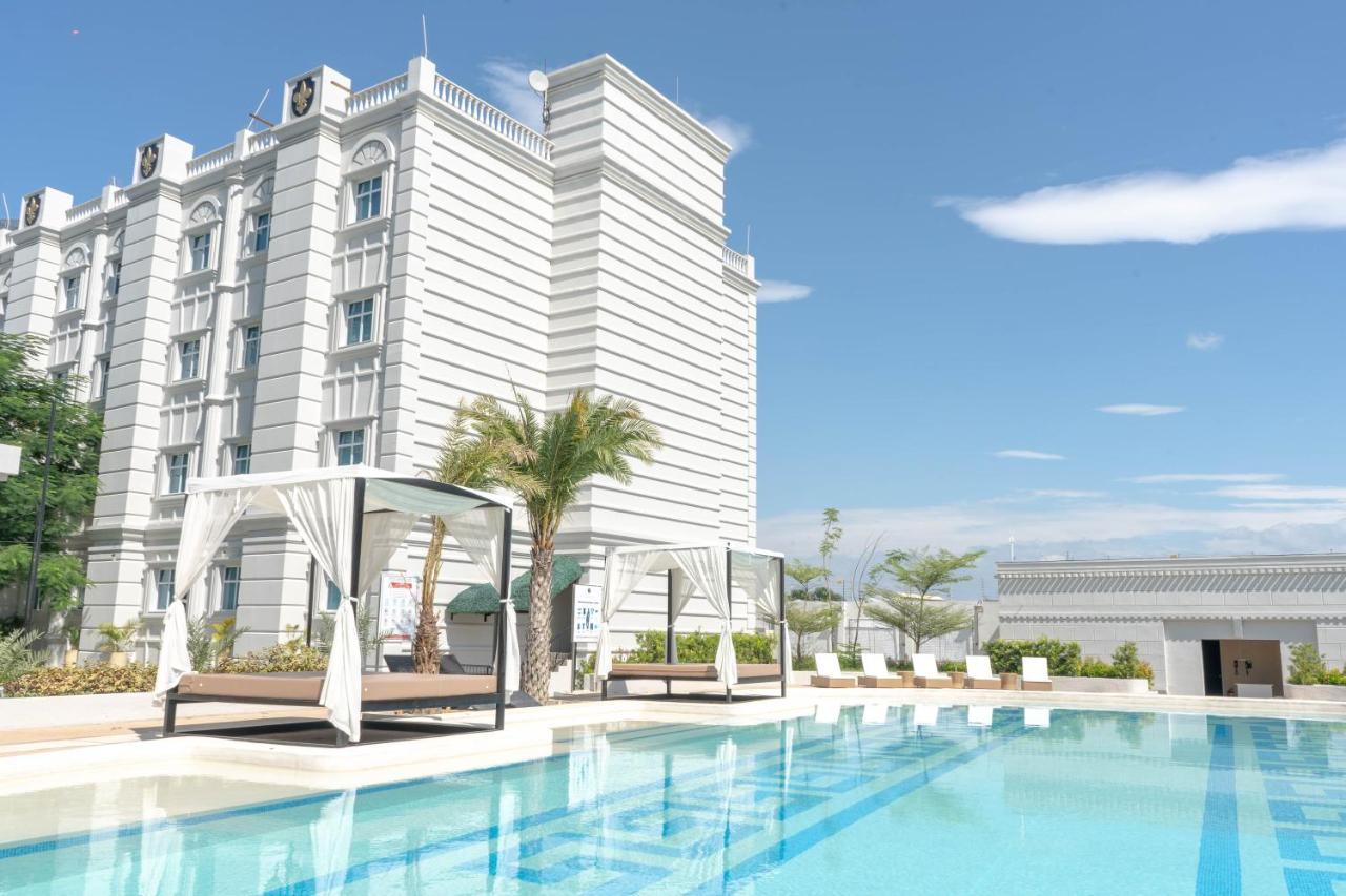 The Monarch Hotel Calasiao Esterno foto